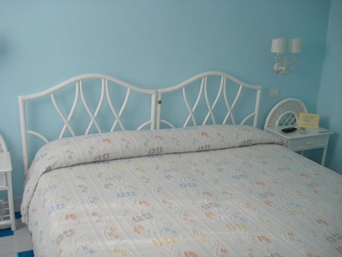 Hotel La Lampara Golfo Aranci Εξωτερικό φωτογραφία
